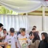 Patuhi Instruksi Presiden, Bupati Irham Bersama Gubernur Sultra Launching Bantuan Pangan di Desa Ulunese
